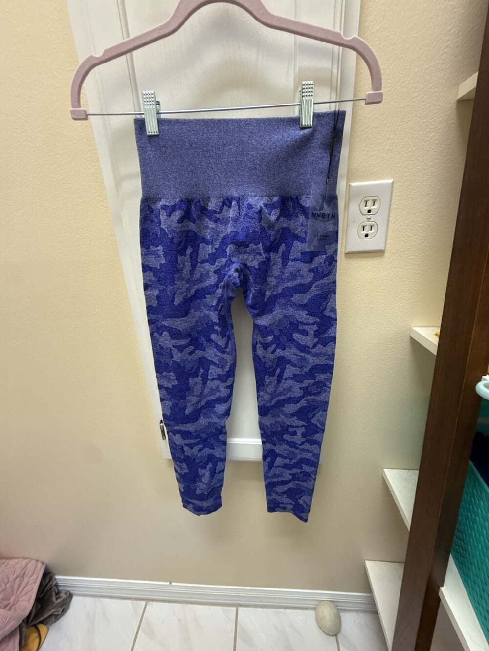NVGTN Camo Seamless High Waisted Leggings in Electric Blue